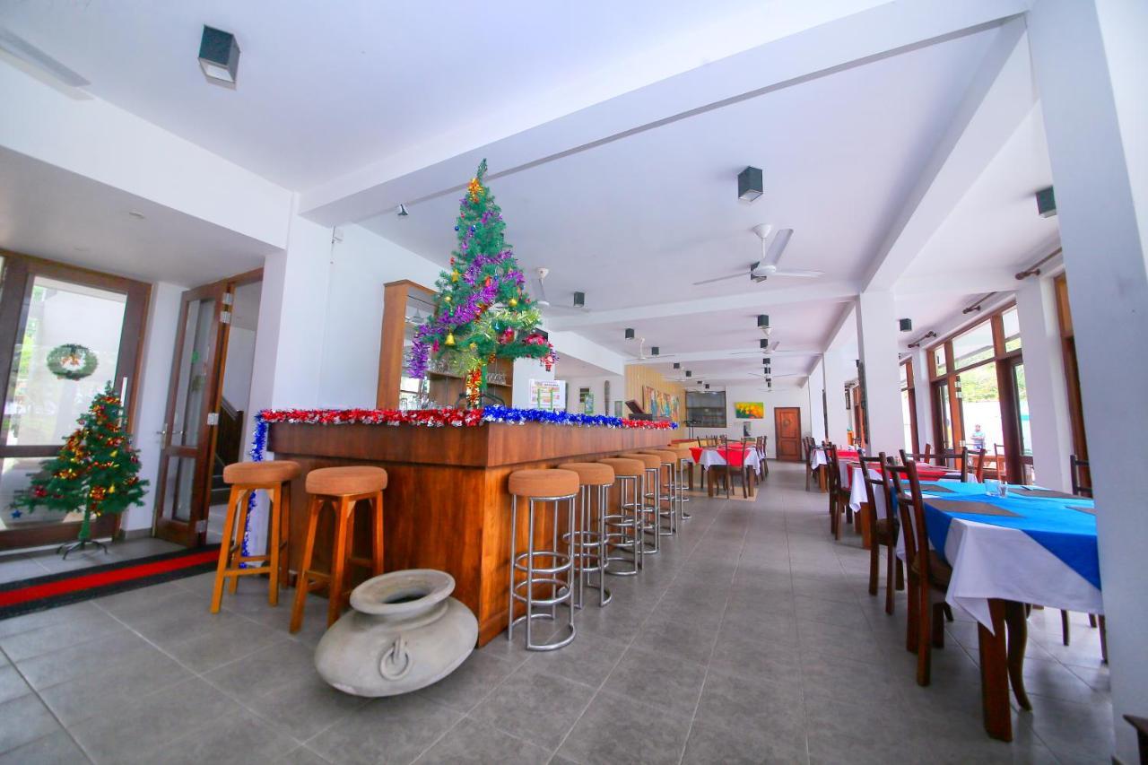 Rockside Beach Resort Bentota Exterior photo