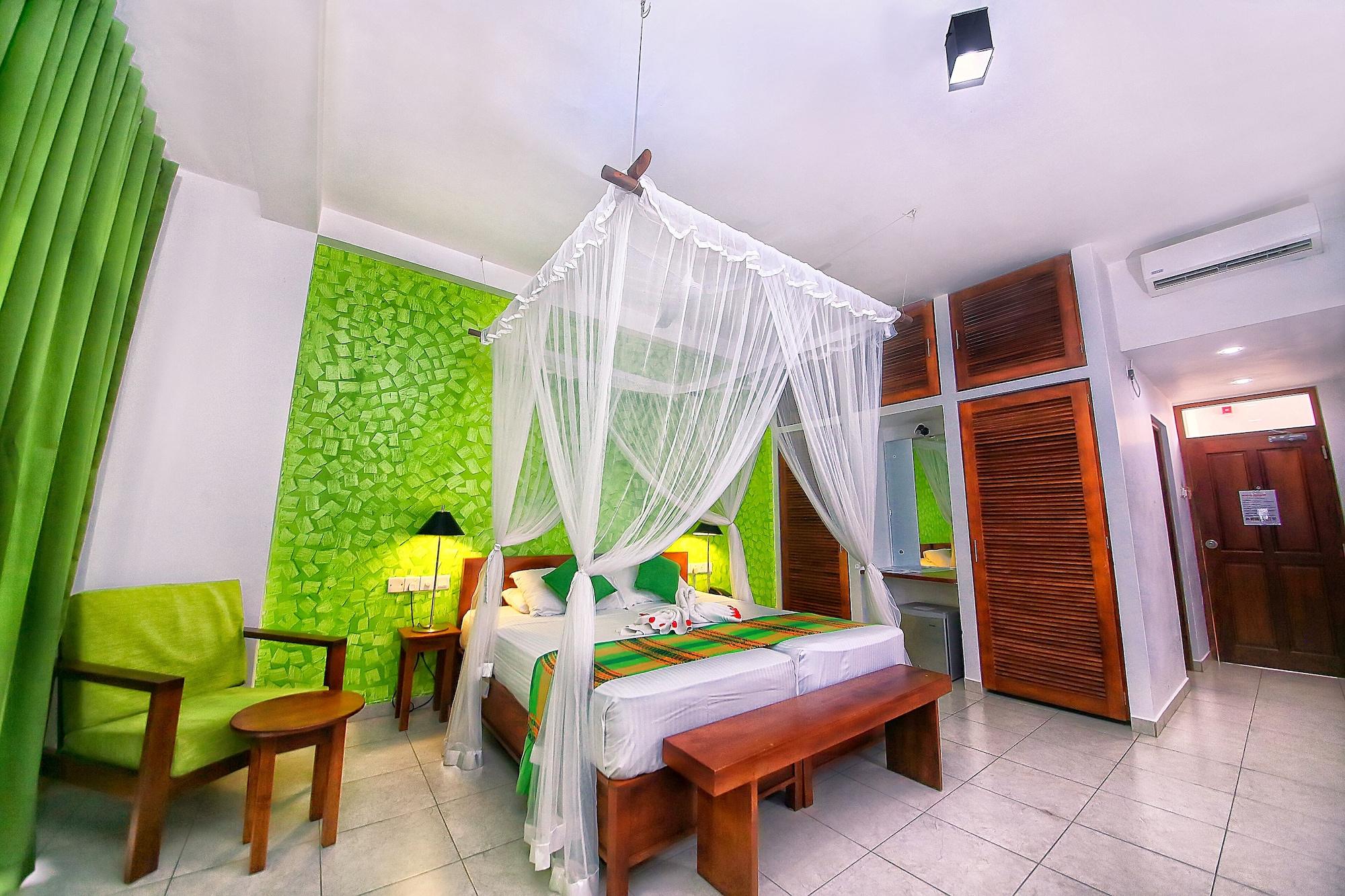 Rockside Beach Resort Bentota Exterior photo