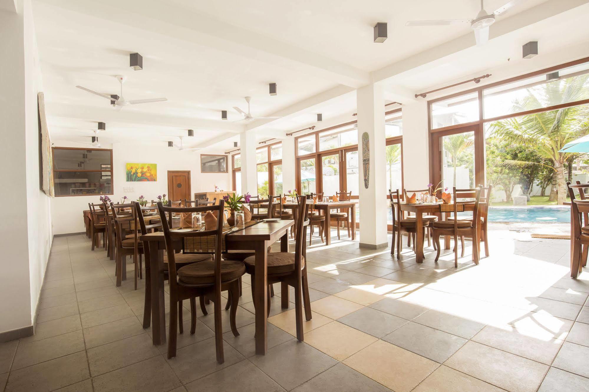 Rockside Beach Resort Bentota Exterior photo