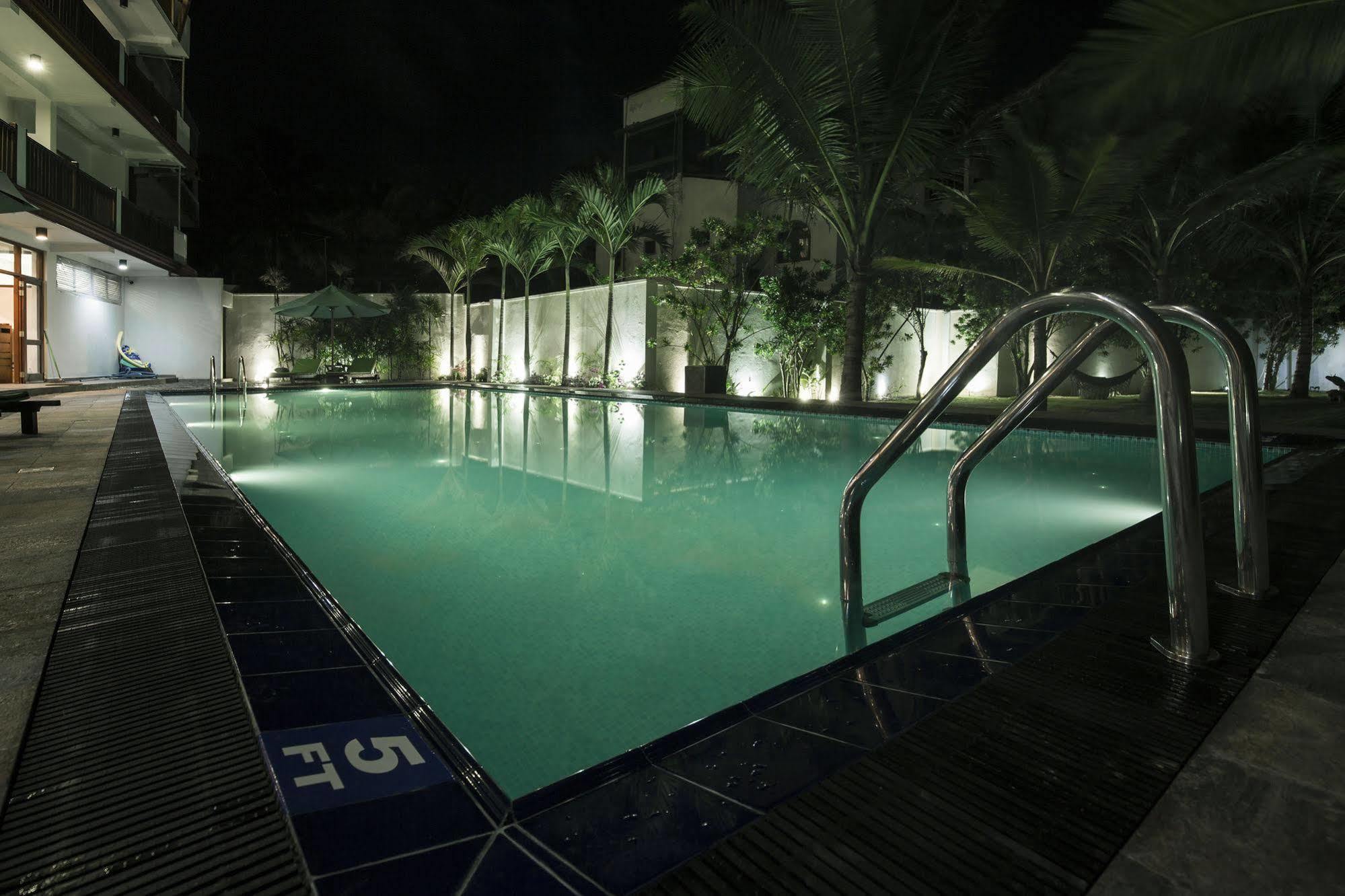 Rockside Beach Resort Bentota Exterior photo